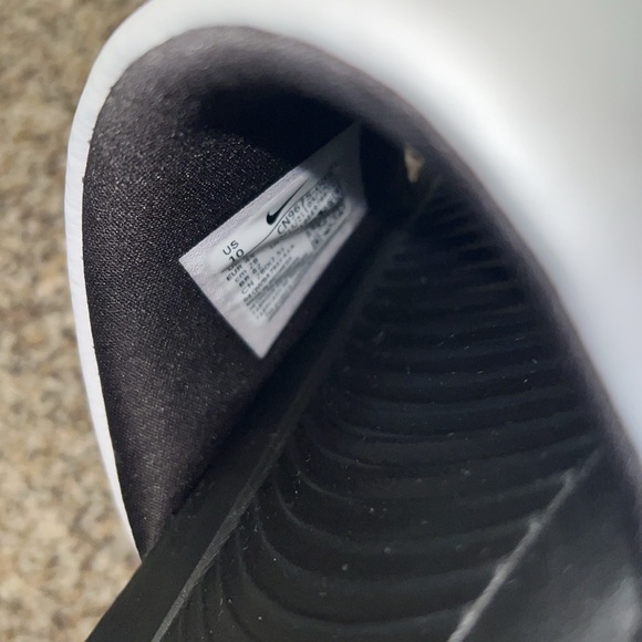 EUC Nike Black & White Slides - Picture 5 of 5